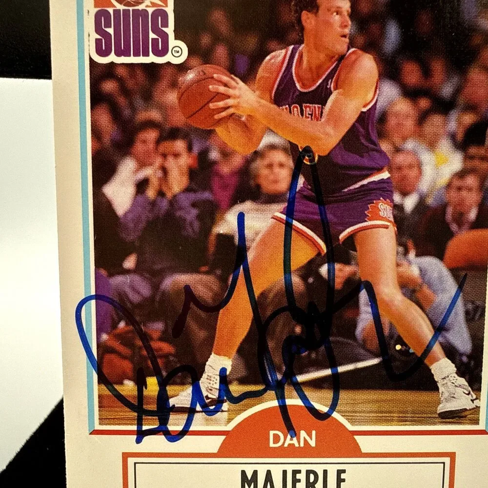 Dan Majerle  - Autographed Fleer 90 card, #150